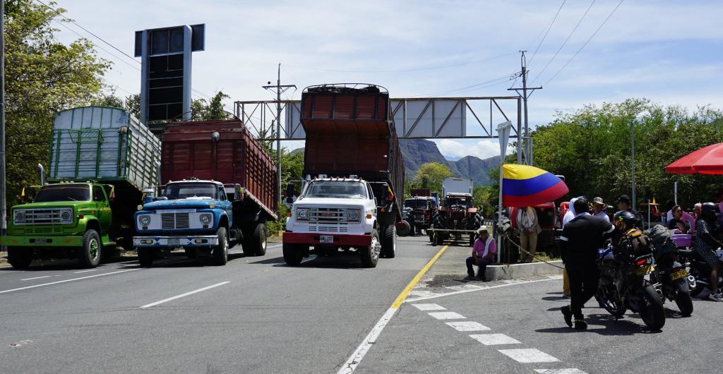 El arresto de los manifestantes de arroz se levanta del cuadro de diálogo instalado por el archivo de economía agro del gobierno