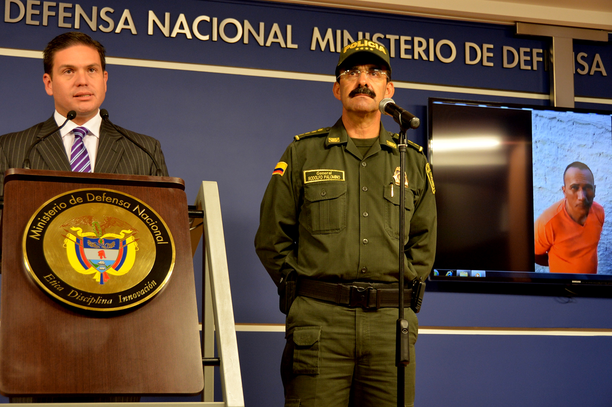 Archivo: Policía colombiana (14983906414) .jpg - Wikipedia, Enciclopedia libre