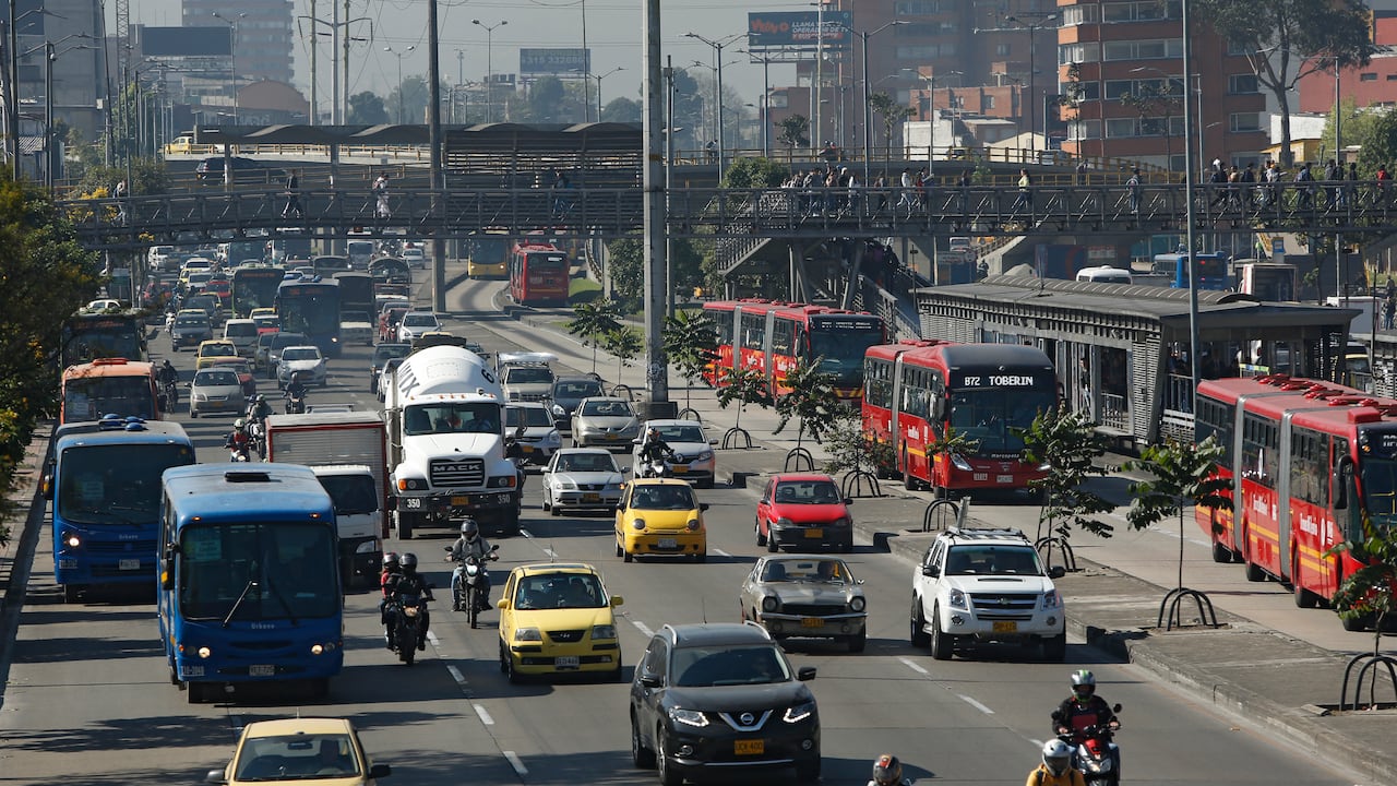 La movilidad en Colombia es la razón principal por la que no trabaja desde la oficina: una semana